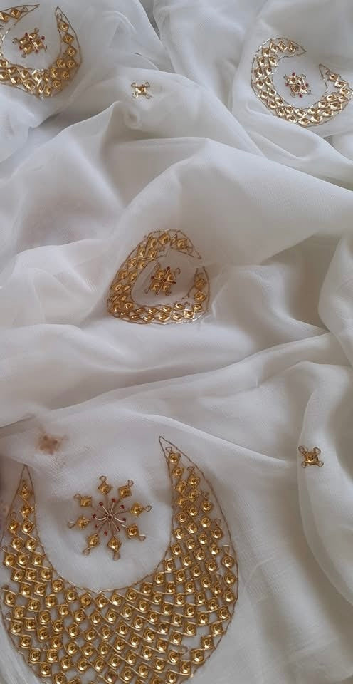 White danka chand buta saree