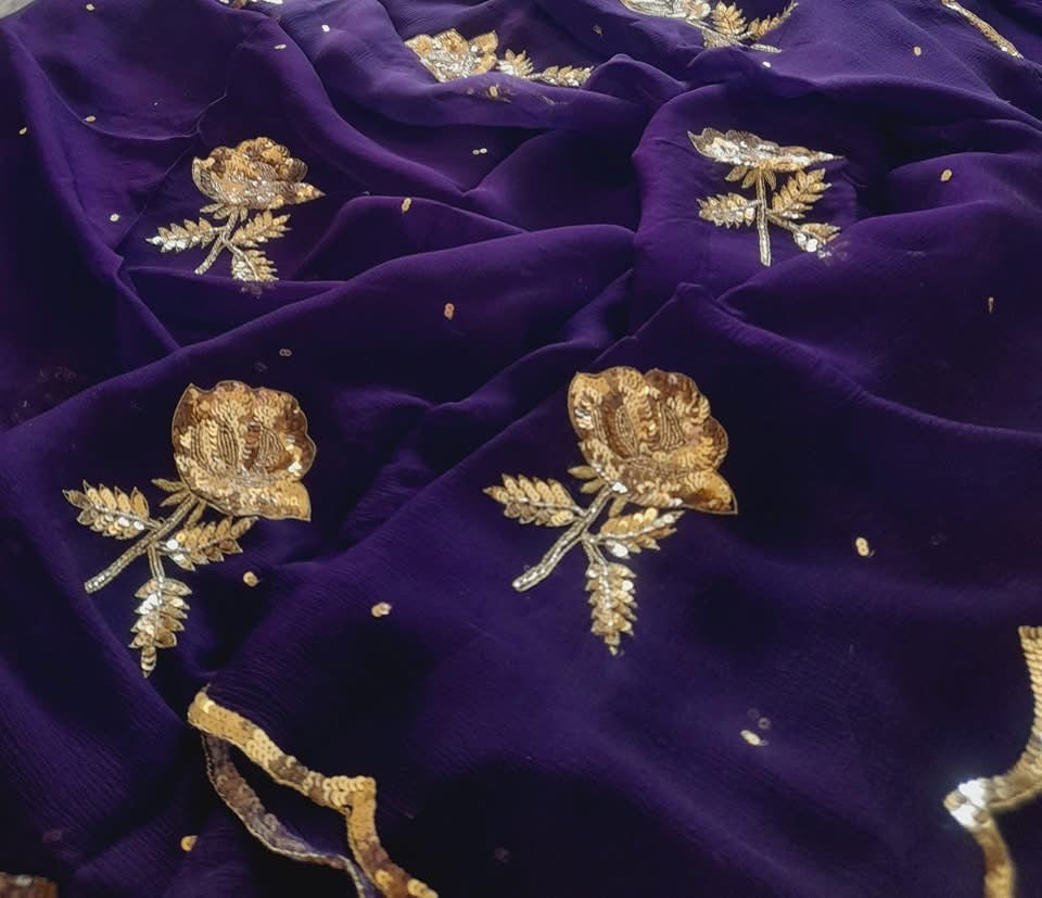 Purple sequins motifs scallop border