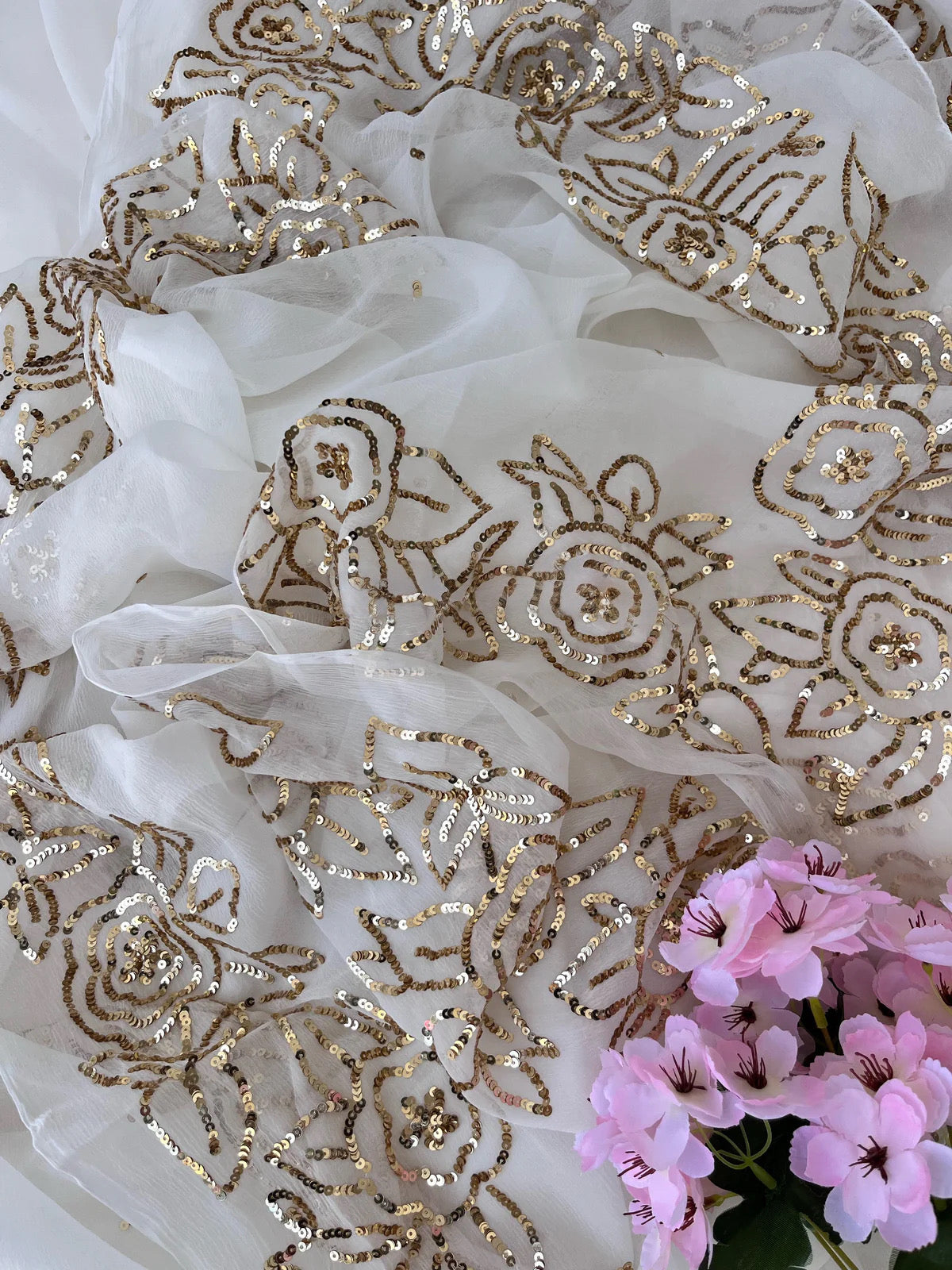 White rose border saree
