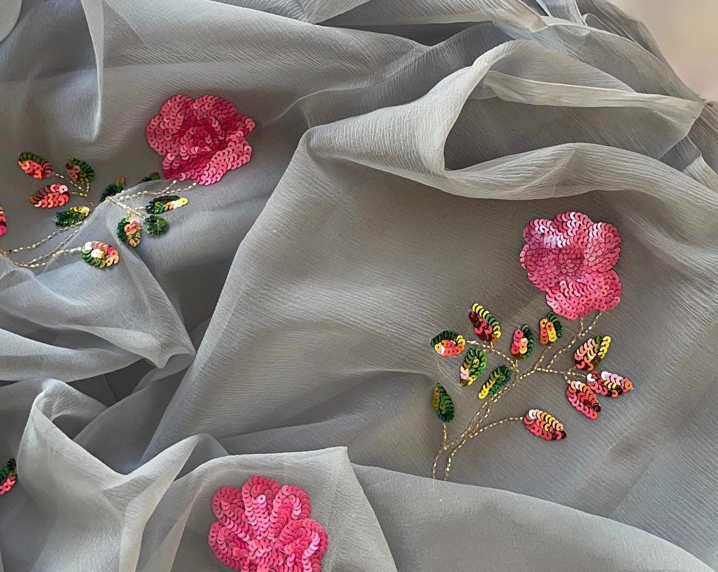 Grey sequins flower motif
