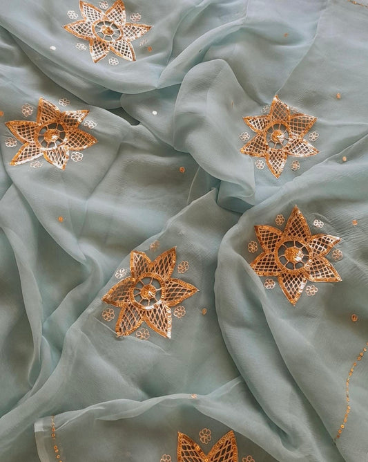 Jaali buta saree