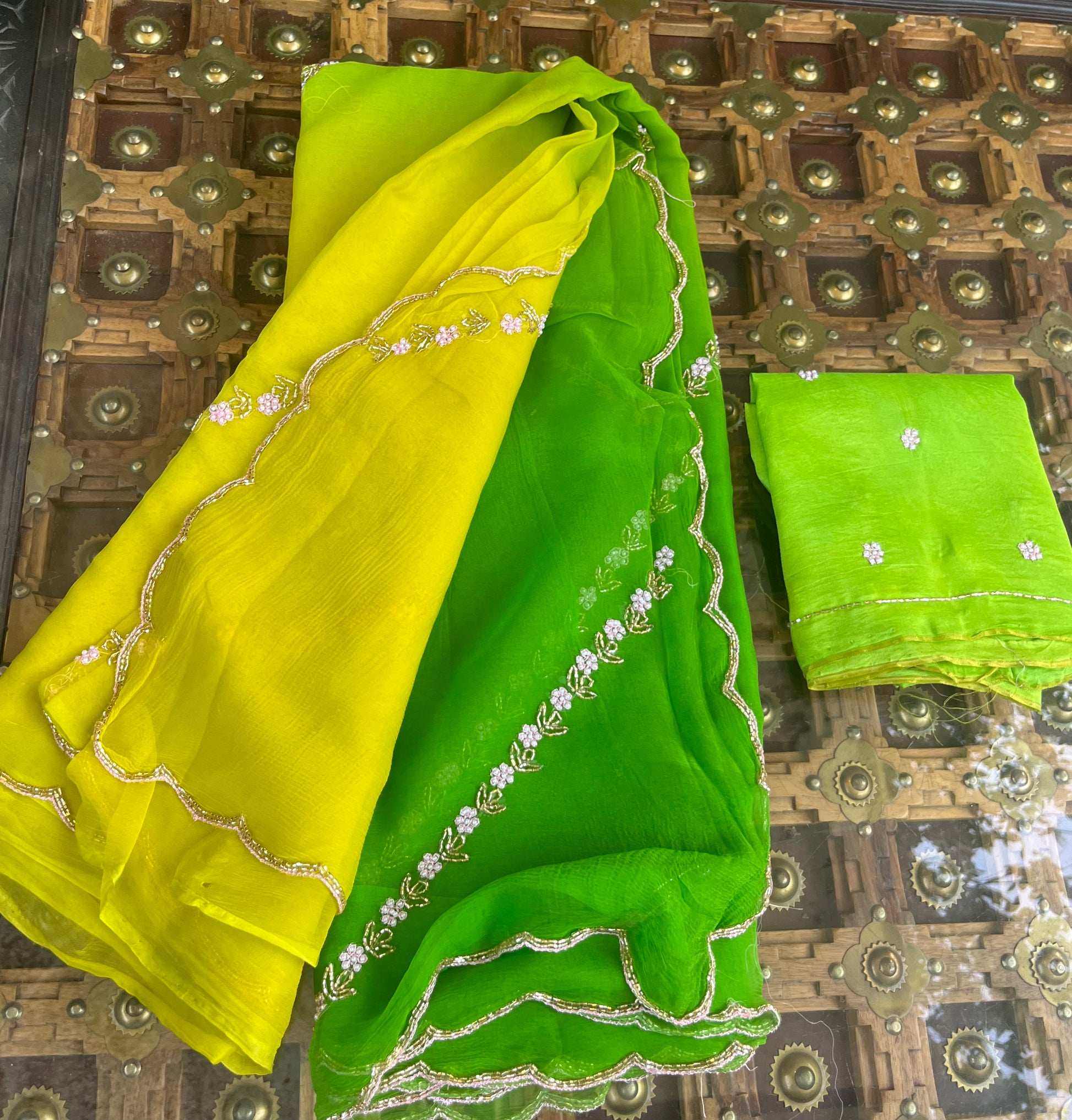 Yellow Shaded Scallop Border Miraya Sarees